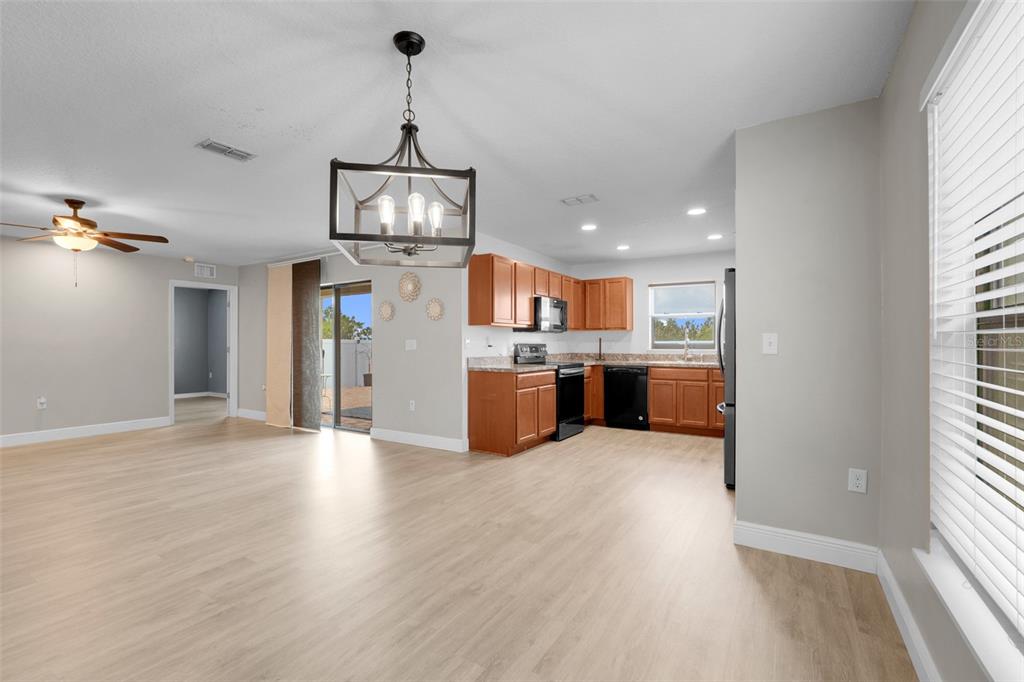910 Aspen View Circle Groveland, FL 34736 - Photo 9 of 33