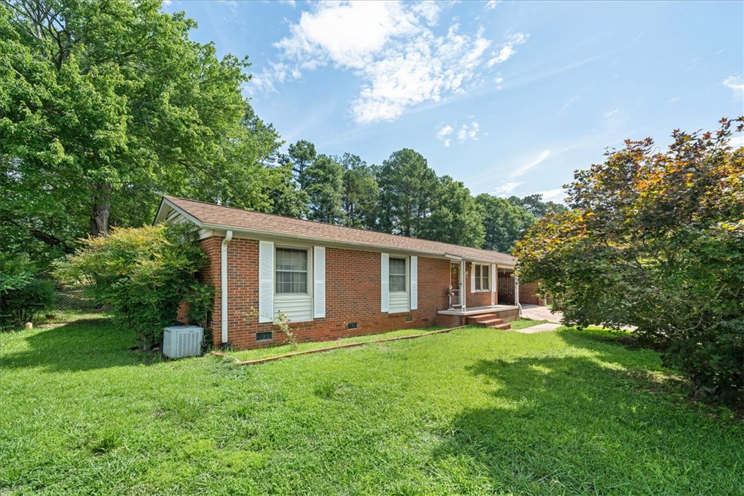 958 Avondale Drive Seneca, SC 29672 - Photo 2 of 48