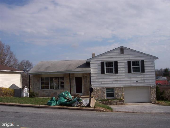 215 Ardmore Avenue Reading, PA 19607 - Photo 3 of 21 Gallery Image 3
