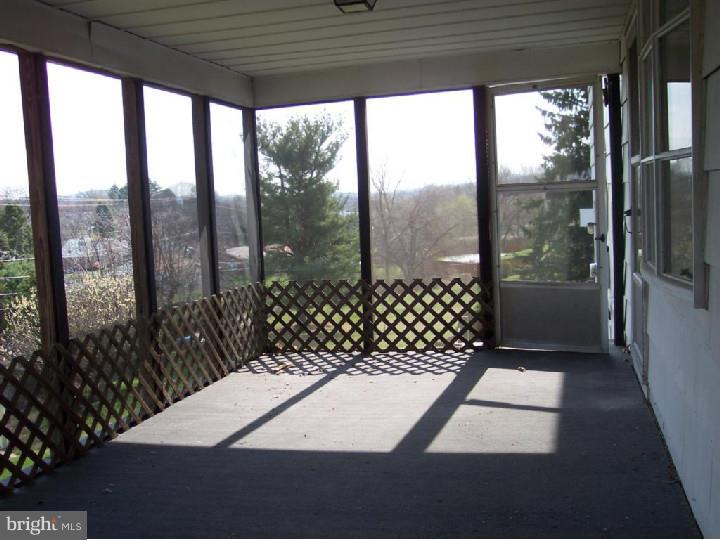 215 Ardmore Avenue Reading, PA 19607 - Photo 6 of 21 Gallery Image 6
