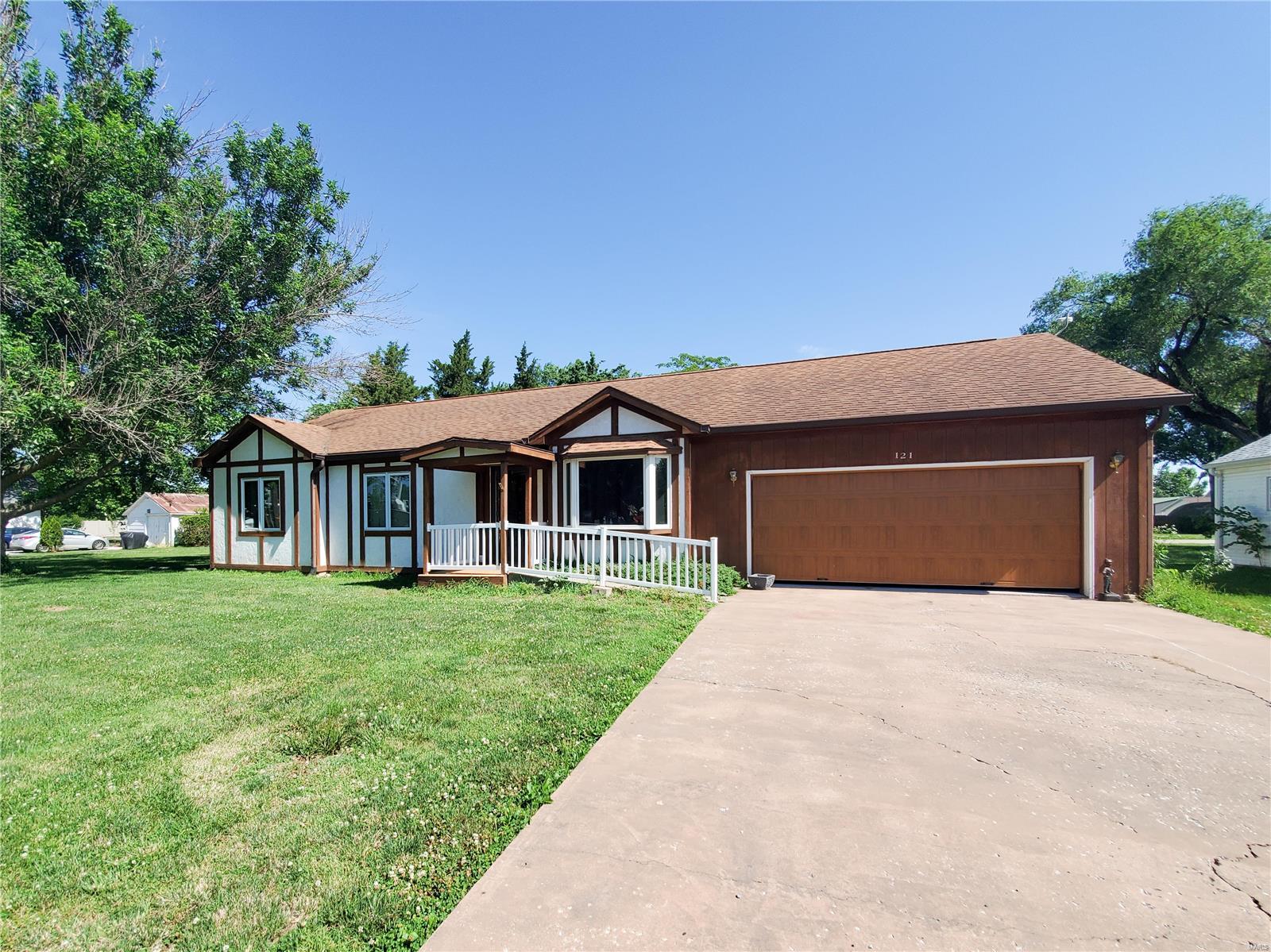 121 2nd Street Hamel, IL 62046 - Photo 1 of 12 Gallery Image 1