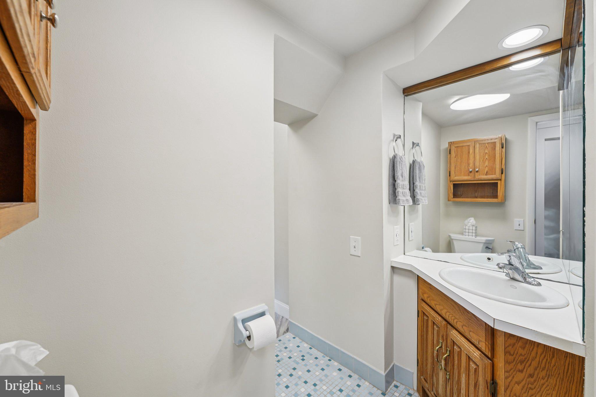 1212 Rebel Hill Road Conshohocken, PA 19428 - Photo 14 of 32 2nd Floor Bathroom