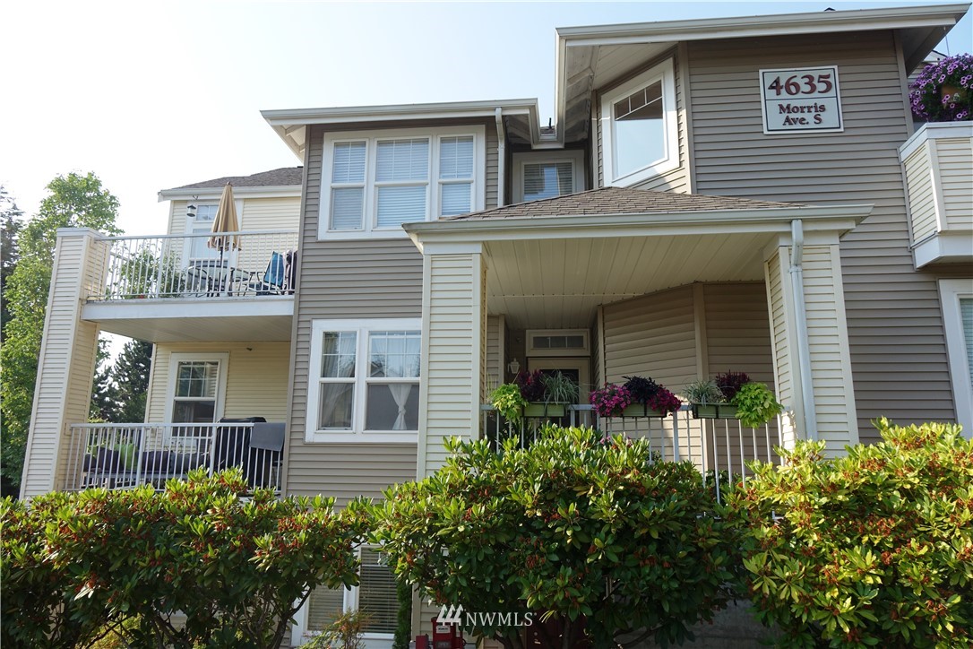 4635 Morris Avenue South, Unit B Renton, WA 98055 - Photo 1 of 15