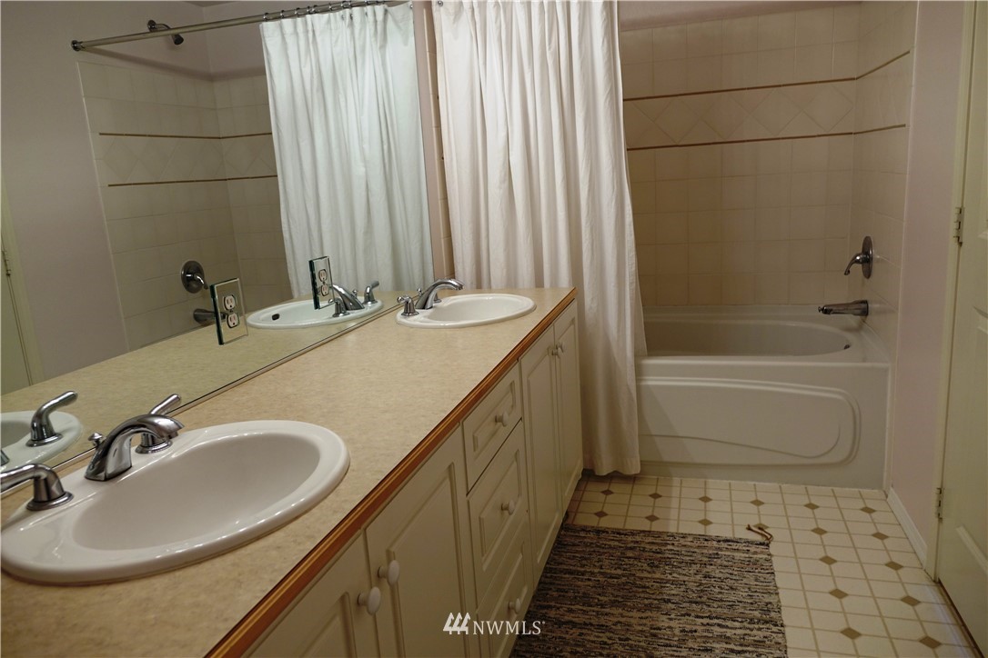 4635 Morris Avenue South, Unit B Renton, WA 98055 - Photo 13 of 15