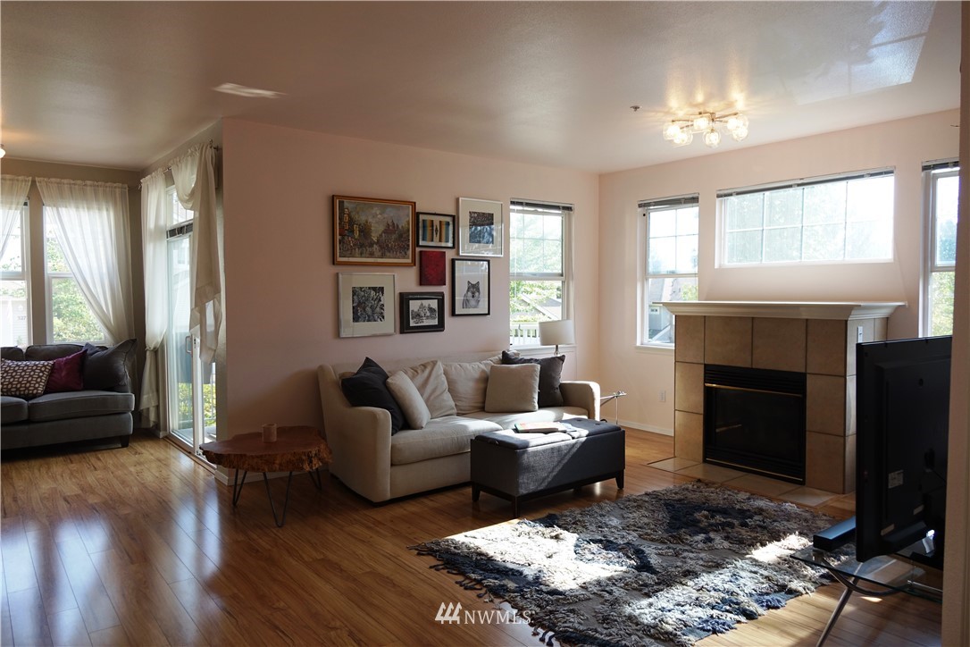 4635 Morris Avenue South, Unit B Renton, WA 98055 - Photo 3 of 15