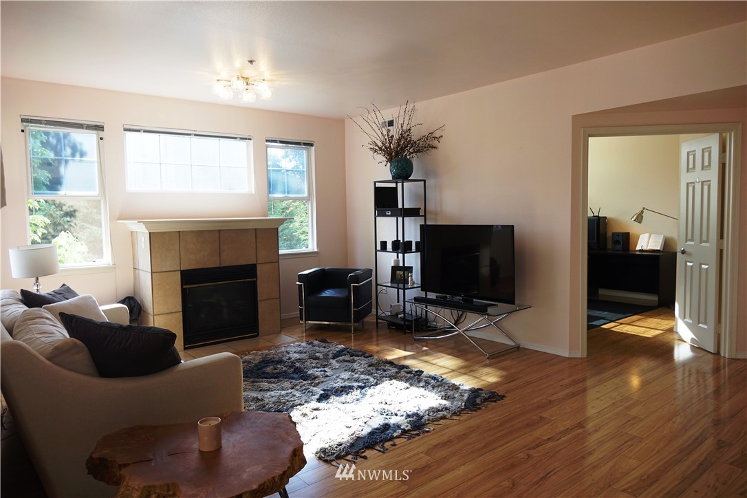4635 Morris Avenue South, Unit B Renton, WA 98055 - Photo 4 of 15