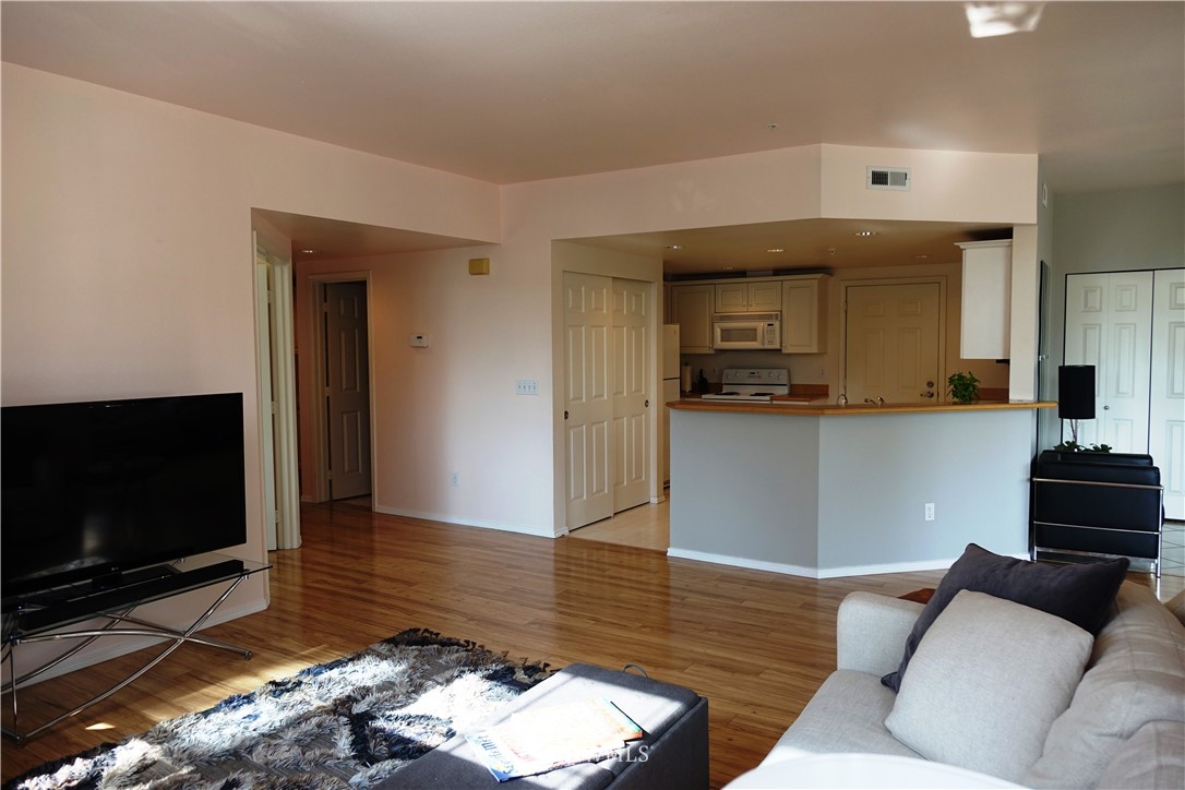 4635 Morris Avenue South, Unit B Renton, WA 98055 - Photo 6 of 15