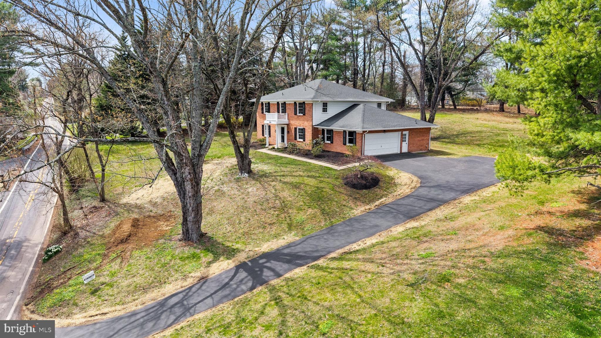 988 Sharpless Road Hockessin, DE 19707 - Photo 4 of 57
