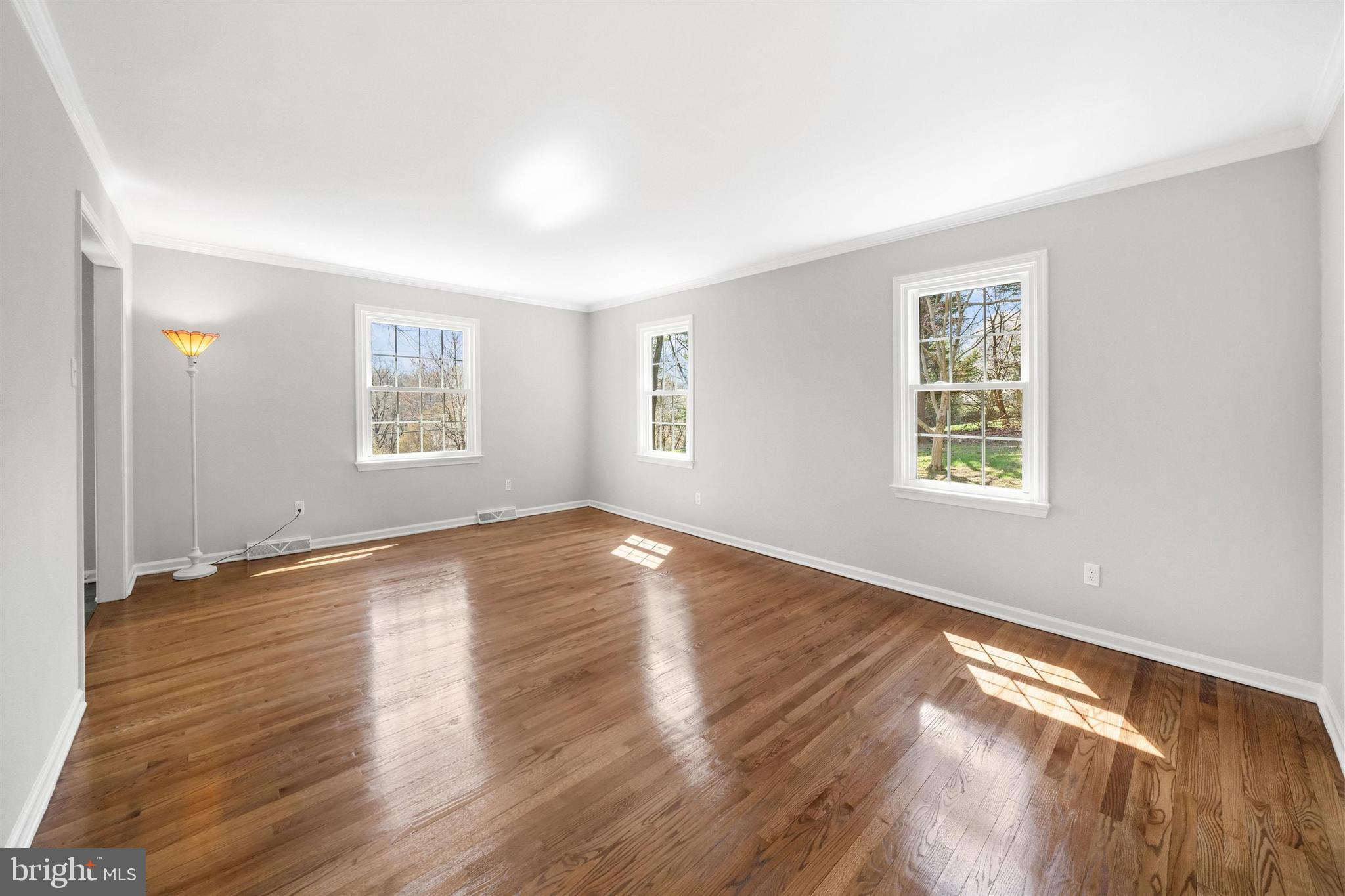 988 Sharpless Road Hockessin, DE 19707 - Photo 7 of 57