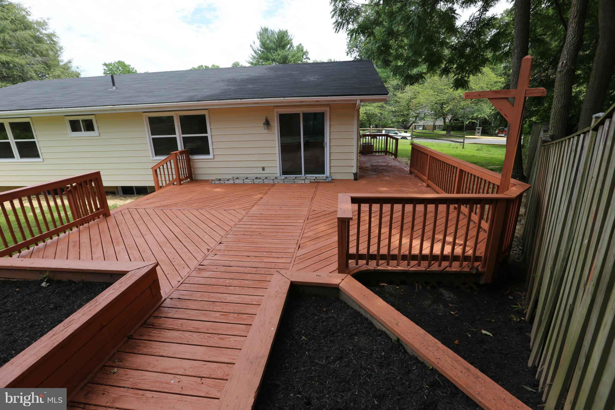 11332 Rambling Road Gaithersburg, MD 20879 - Photo 21 of 22 Exterior (Rear)