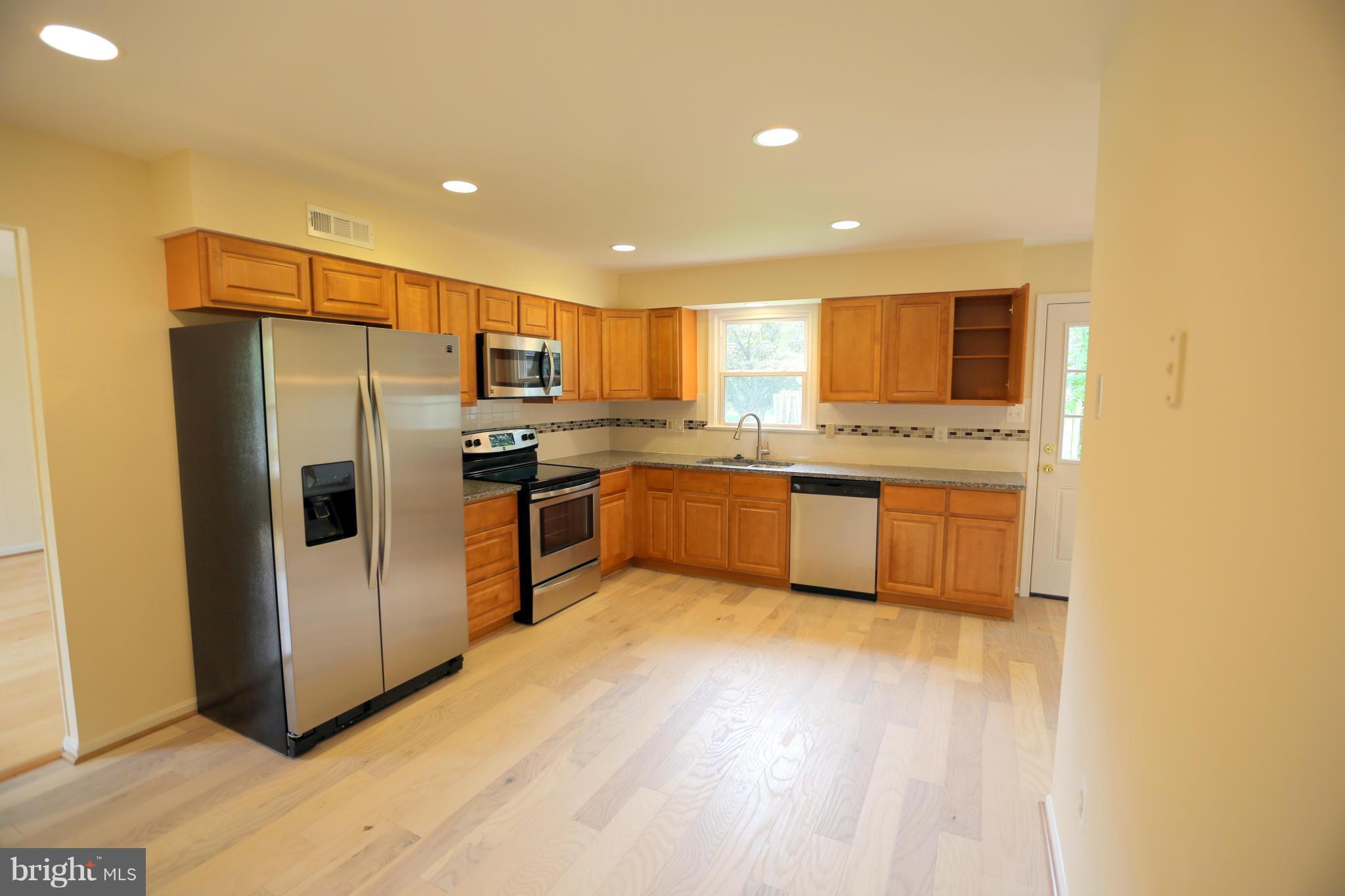 11332 Rambling Road Gaithersburg, MD 20879 - Photo 4 of 22 Kitchen