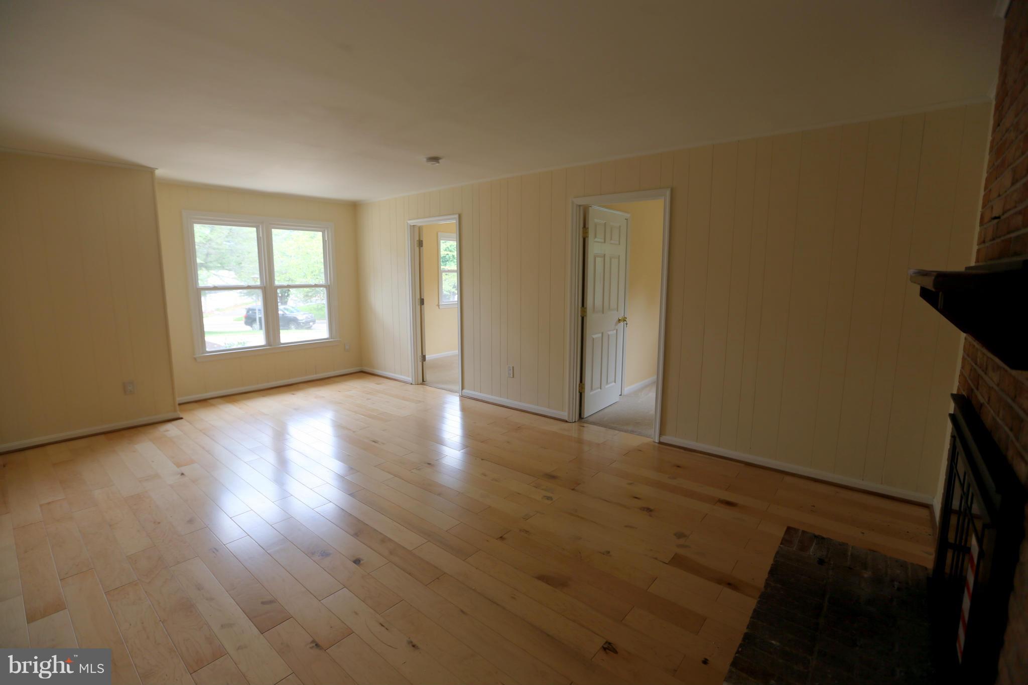 11332 Rambling Road Gaithersburg, MD 20879 - Photo 6 of 22 Family Room