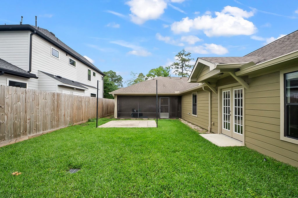 1731 Lamonte Lane Houston, TX 77018 - Photo 36 of 40 a view of a house with backyard and porch