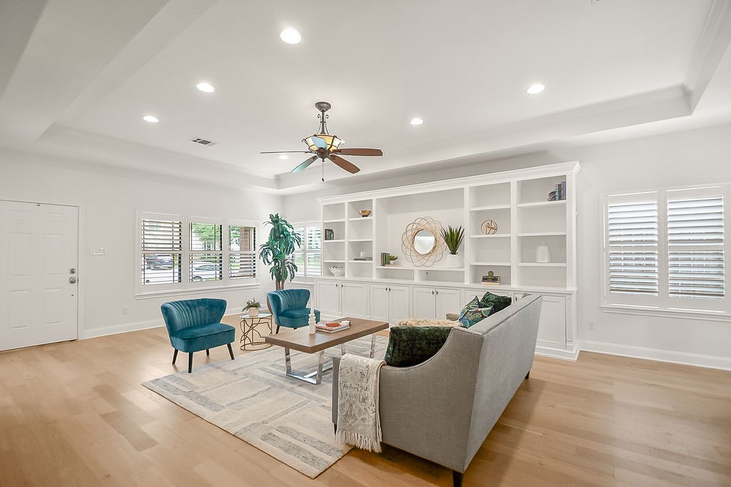 1731 Lamonte Lane Houston, TX 77018 - Photo 5 of 40 a living room with furniture and wooden floor