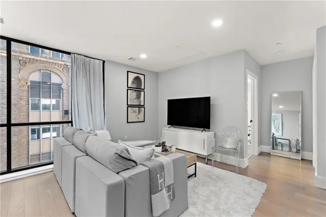 $564,000 | 350 Oliver Avenue, Unit 1005, Pittsburgh, PA 15222