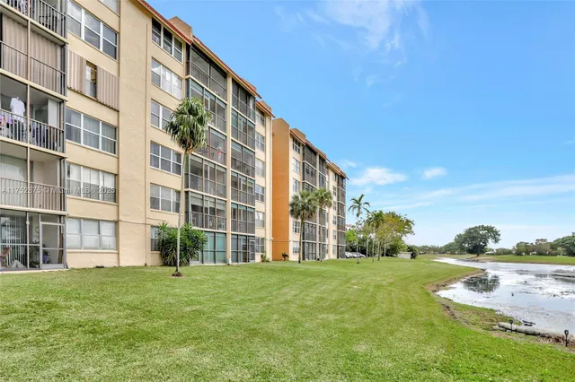 a view of a lake with houses