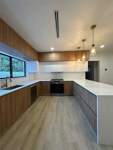 $840,000 | 15411 Northeast 10th Avenue, North Miami Beach, FL 33162