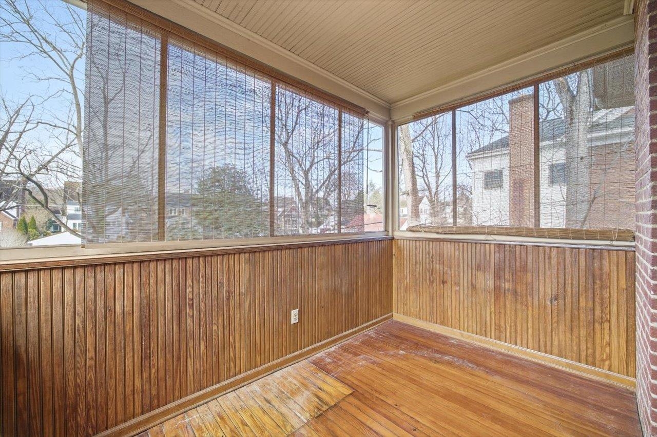 645 Maple Avenue Waynesboro, VA 22980 - Photo 25 of 63 a view of an empty room with a large window