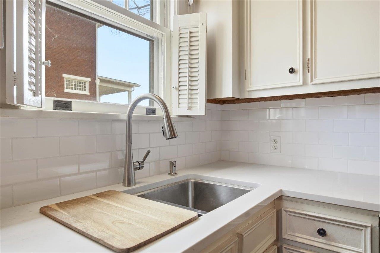 645 Maple Avenue Waynesboro, VA 22980 - Photo 10 of 63