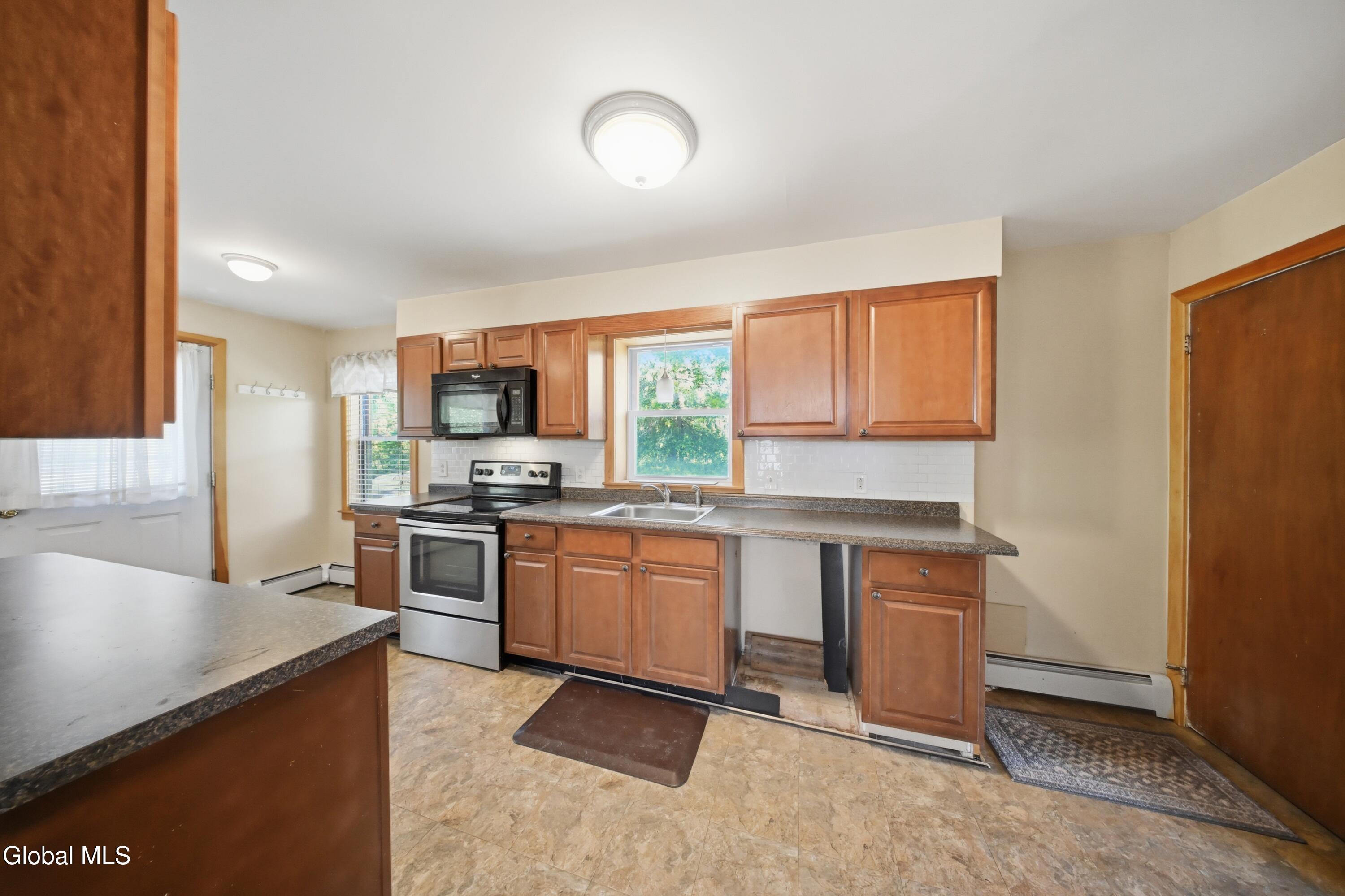 189 River Road Bethlehem, NY 12077 - Photo 10 of 37 9