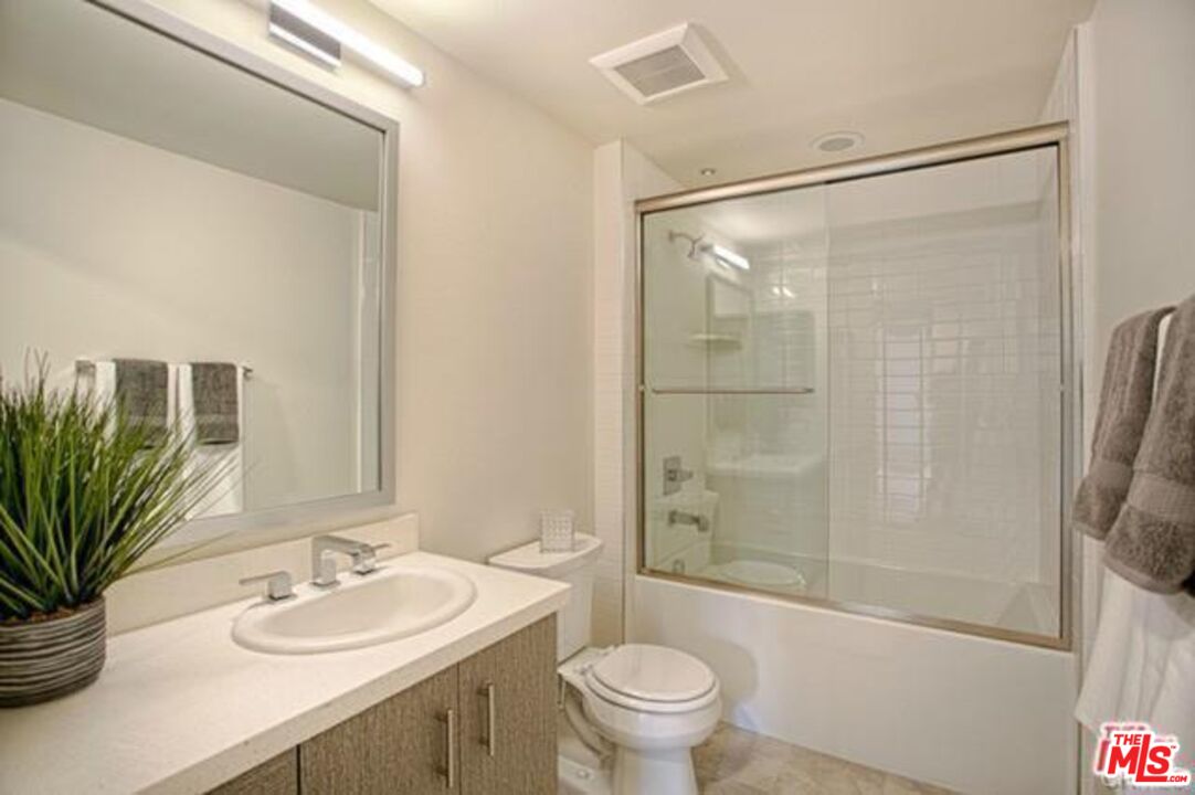 436 South Virgil Avenue, Unit 503 Los Angeles, CA 90020 - Photo 6 of 11