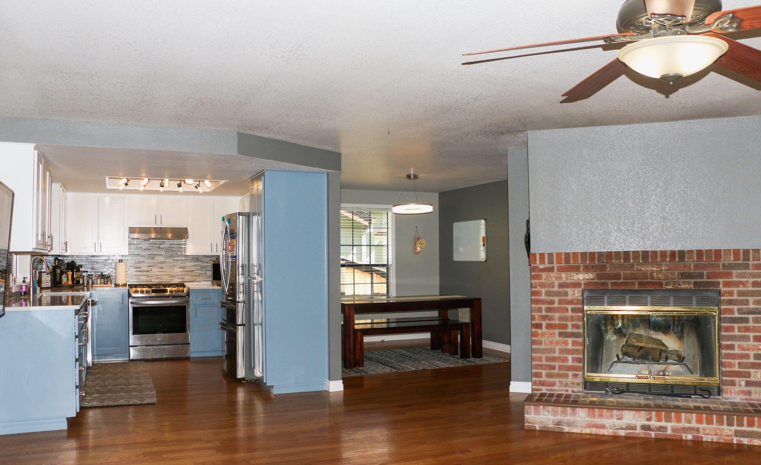 837 Ridgeway Circle Medford, OR 97504 - Photo 13 of 35 Updated Wood Floors
