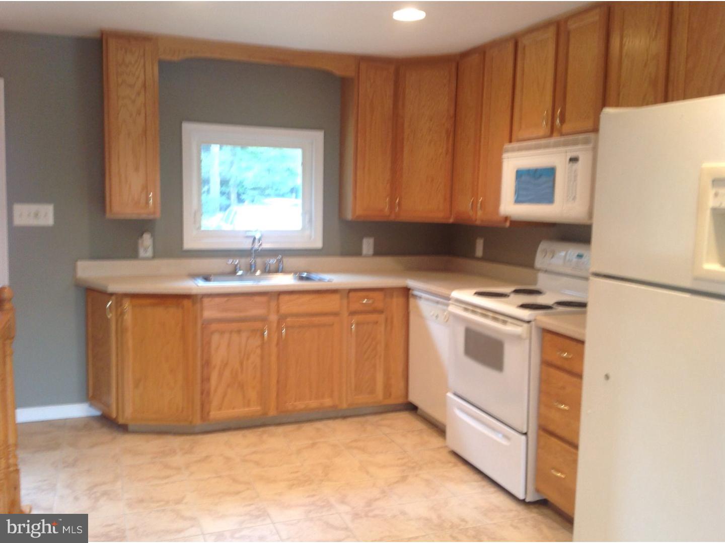 125 Stokes Road Medford Lakes, NJ 08055 - Photo 7 of 24 Kitchen
