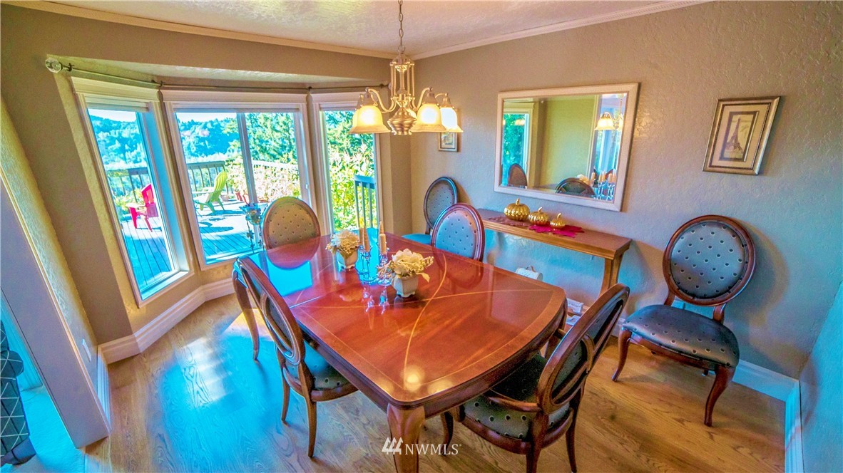 18305 Southeast 147th Place Renton, WA 98059 - Photo 11 of 25 Gallery Image 11