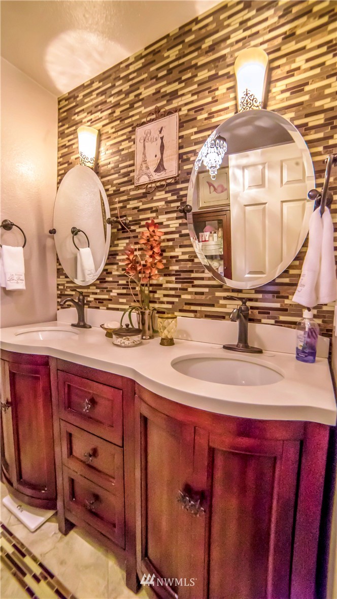 18305 Southeast 147th Place Renton, WA 98059 - Photo 12 of 25 Gallery Image 12