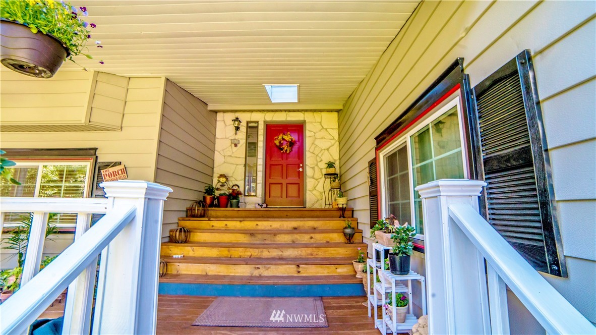 18305 Southeast 147th Place Renton, WA 98059 - Photo 6 of 25 Gallery Image 6