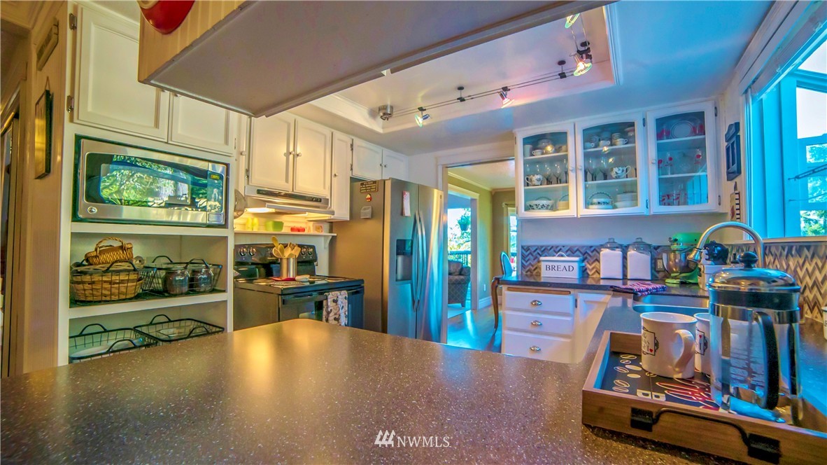 18305 Southeast 147th Place Renton, WA 98059 - Photo 9 of 25 Gallery Image 9