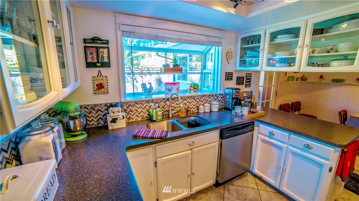 18305 Southeast 147th Place Renton, WA 98059 - Photo 10 of 25 Gallery Image 10