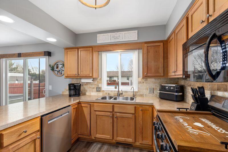 7337 Harmon Lane Jenison, MI 49428 - Photo 12 of 38 kitchen 1