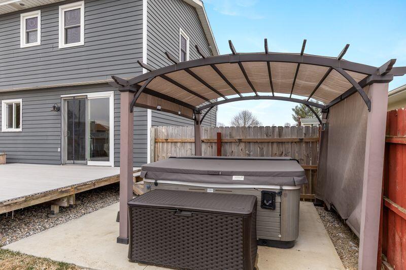 7337 Harmon Lane Jenison, MI 49428 - Photo 26 of 38 hot tub