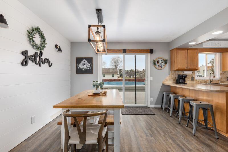 7337 Harmon Lane Jenison, MI 49428 - Photo 8 of 38 Dining kitchen