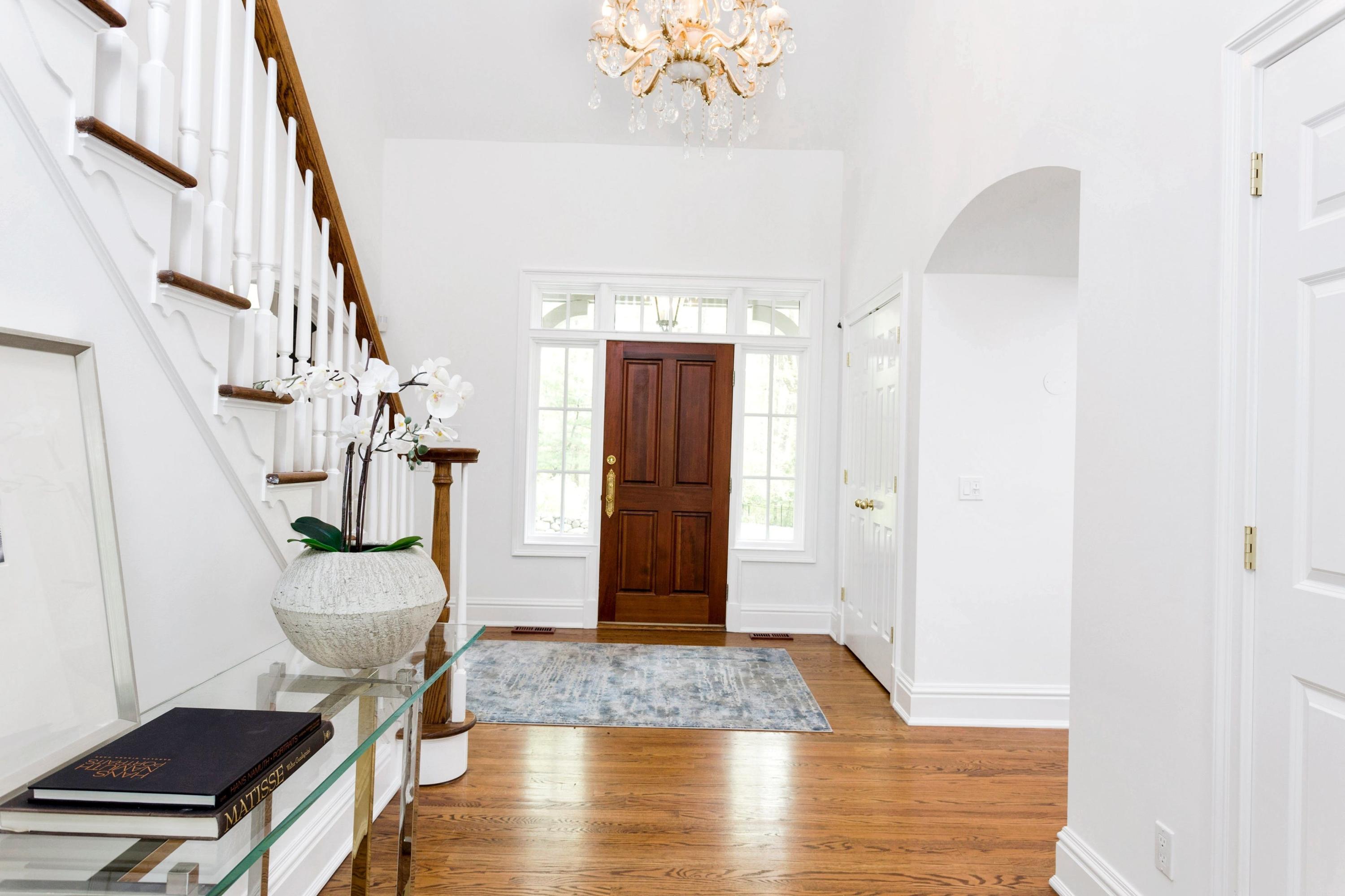 252 Silvermine Road New Canaan, CT 06840 - Photo 5 of 40 Foyer