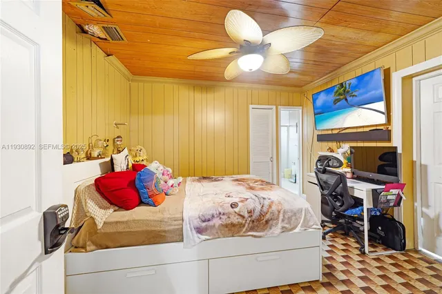 $625,000 | 618 West 32nd Street, Hialeah, FL 33012