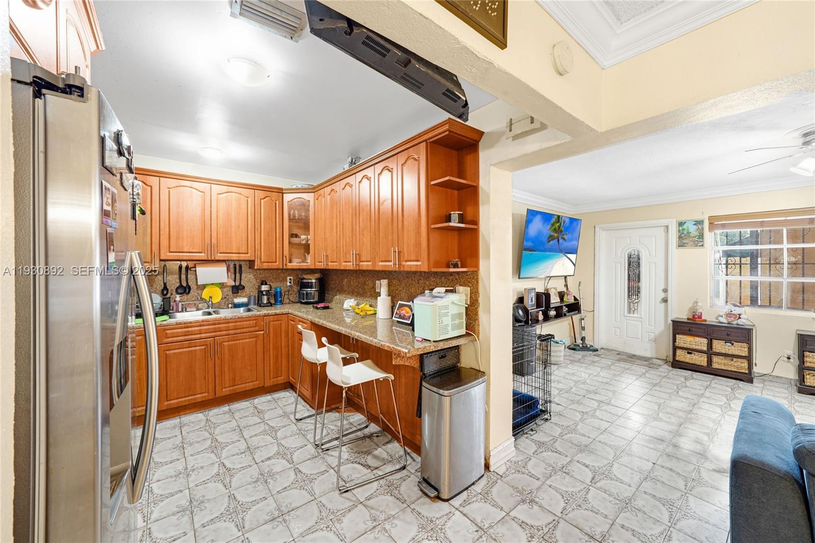 618 West 32nd Street Hialeah, FL 33012 - Photo 6 of 41