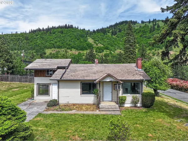 $460,000 | 782 Northeast Center Street, White Salmon, WA 98672