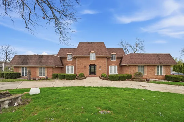 $4,200 | 206 Scarborough Court, Valparaiso, IN 46385