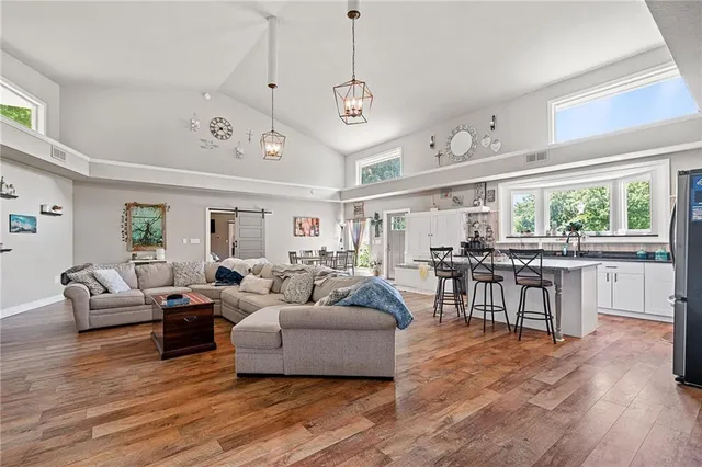 $389,950 | 4815 Cheyenne Lane, McLouth, KS 66054