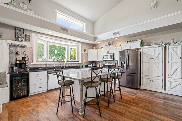 $389,950 | 4815 Cheyenne Lane, McLouth, KS 66054