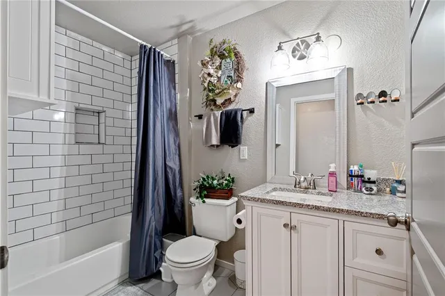 $389,950 | 4815 Cheyenne Lane, McLouth, KS 66054