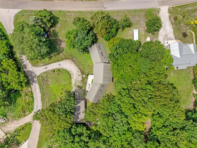 $389,950 | 4815 Cheyenne Lane, McLouth, KS 66054