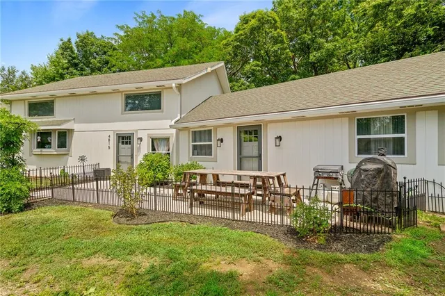 $389,950 | 4815 Cheyenne Lane, McLouth, KS 66054