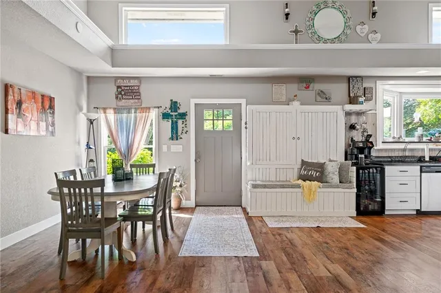 $389,950 | 4815 Cheyenne Lane, McLouth, KS 66054