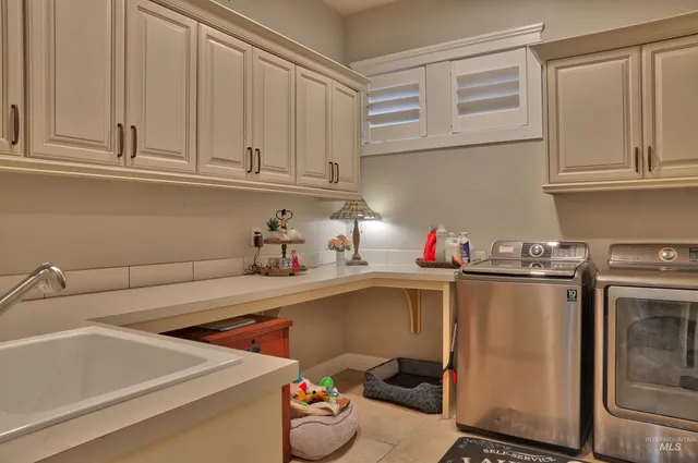 $999,999 | 11365 West Collina Vista Drive, Star, ID 83669