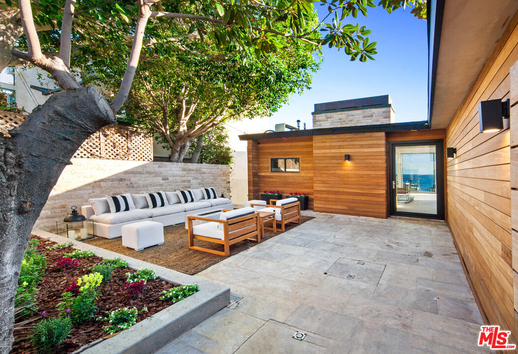 24928 Malibu Road Malibu, CA 90265 - Photo 2 of 20 a view of a street with a trees