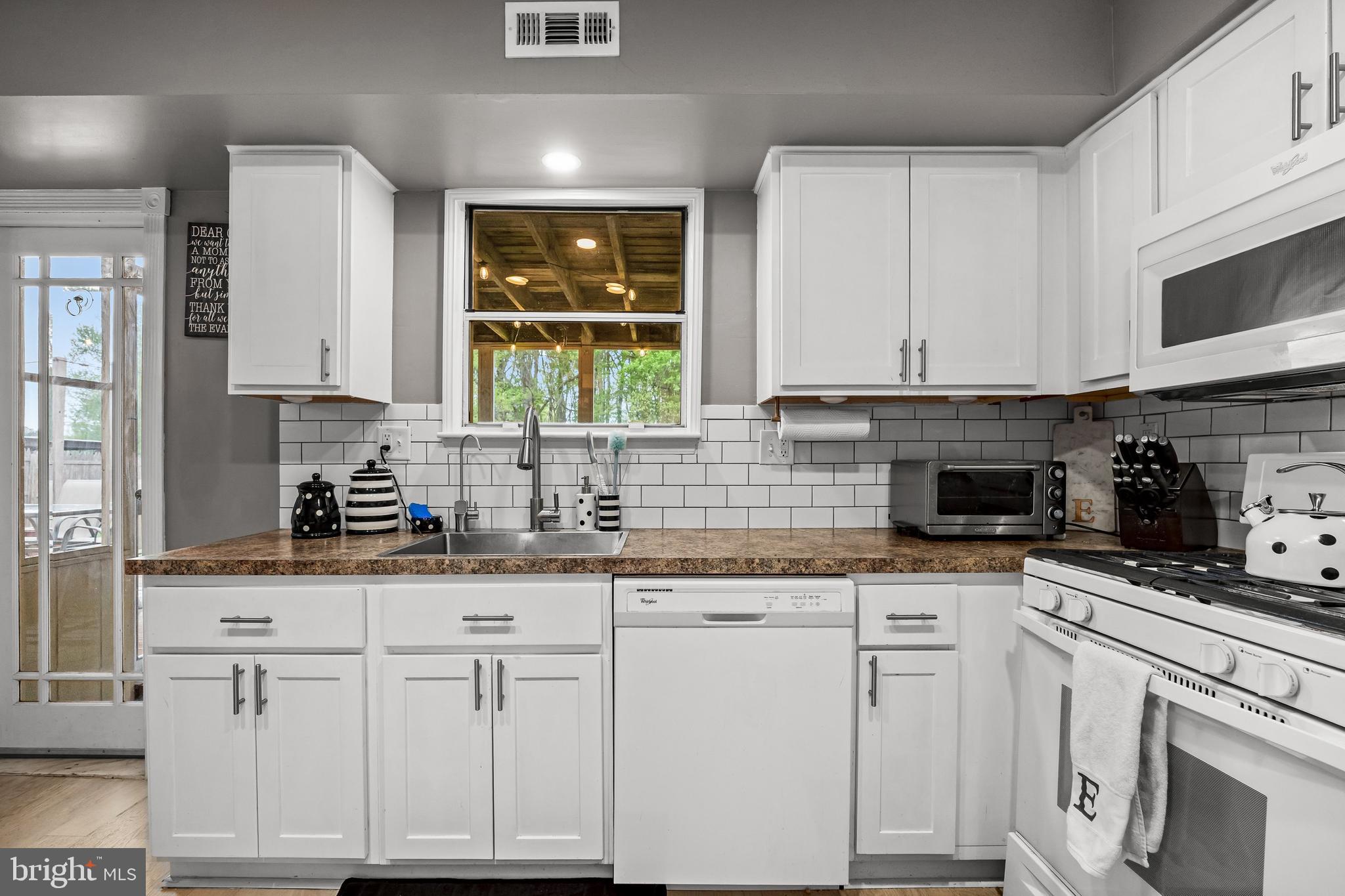 71 Edinburgh Road Blackwood, NJ 08012 - Photo 9 of 33