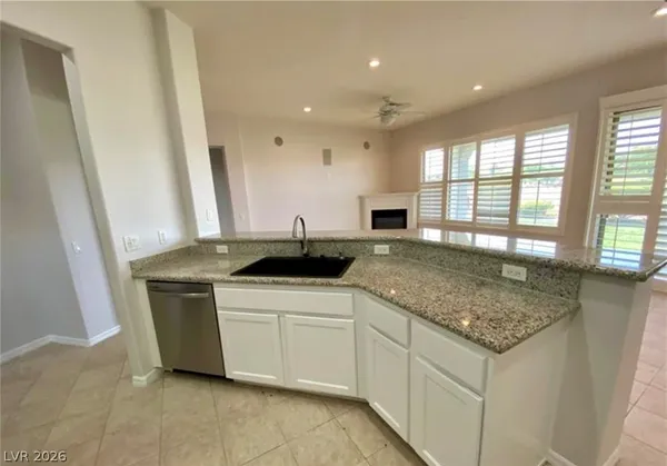 $3,500 | 43 Braelinn Drive, Henderson, NV 89052